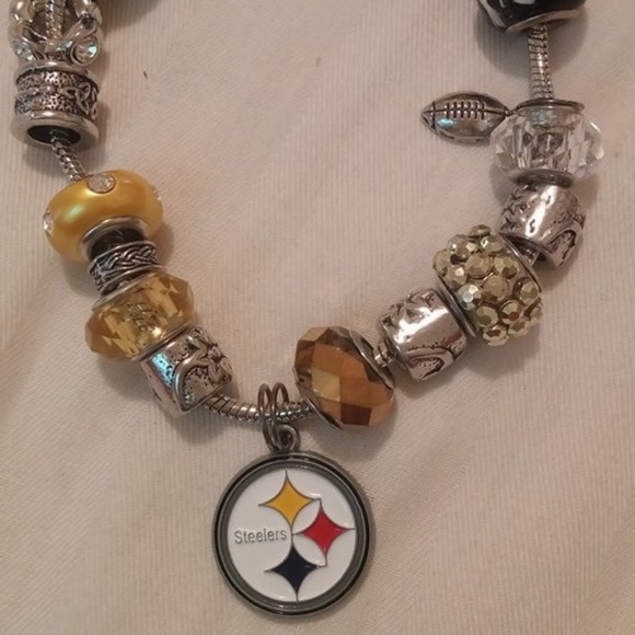 Bracelets - Picture 6 of 7